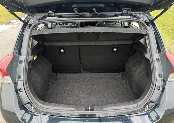 Toyota Auris cena 54200 przebieg: 97551, rok produkcji 2016 z Niemodlin małe 137
